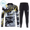 Real Madrid Marvel Quarter Zip Träningströja-set 2026-27 Svart - Barn Real Madrid Marvel Quarter Zip Träningströja-set 2026-27 Svart - Barn