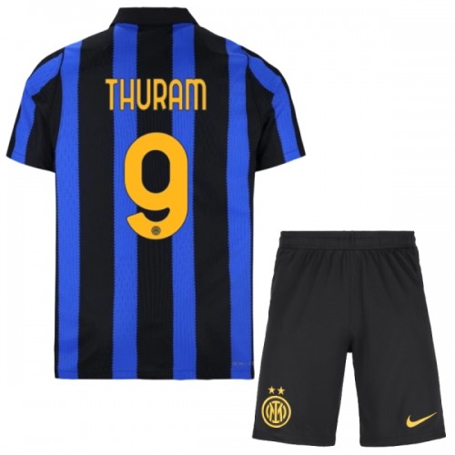 Inter Milan Thuram 9 Fotbollströjor Hemma 2026-27 - Barn Inter Milan Thuram 9 Fotbollströjor Hemma 2026-27 - Barn
