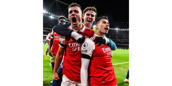 Arsenals 10:e hemmaseger i Premier League Arsenals 10:e hemmaseger i Premier League