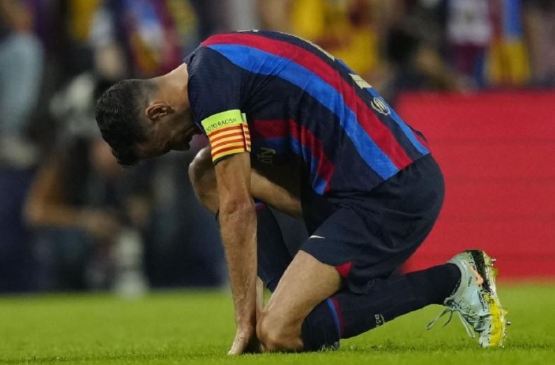 12 platser bekräftade för Champions Leagues åttondelsfinal, Barcelona och Juventus ute